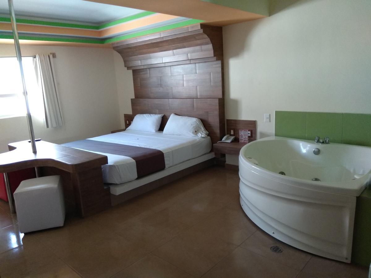 Hotel Rubi Manzanillo Esterno foto
